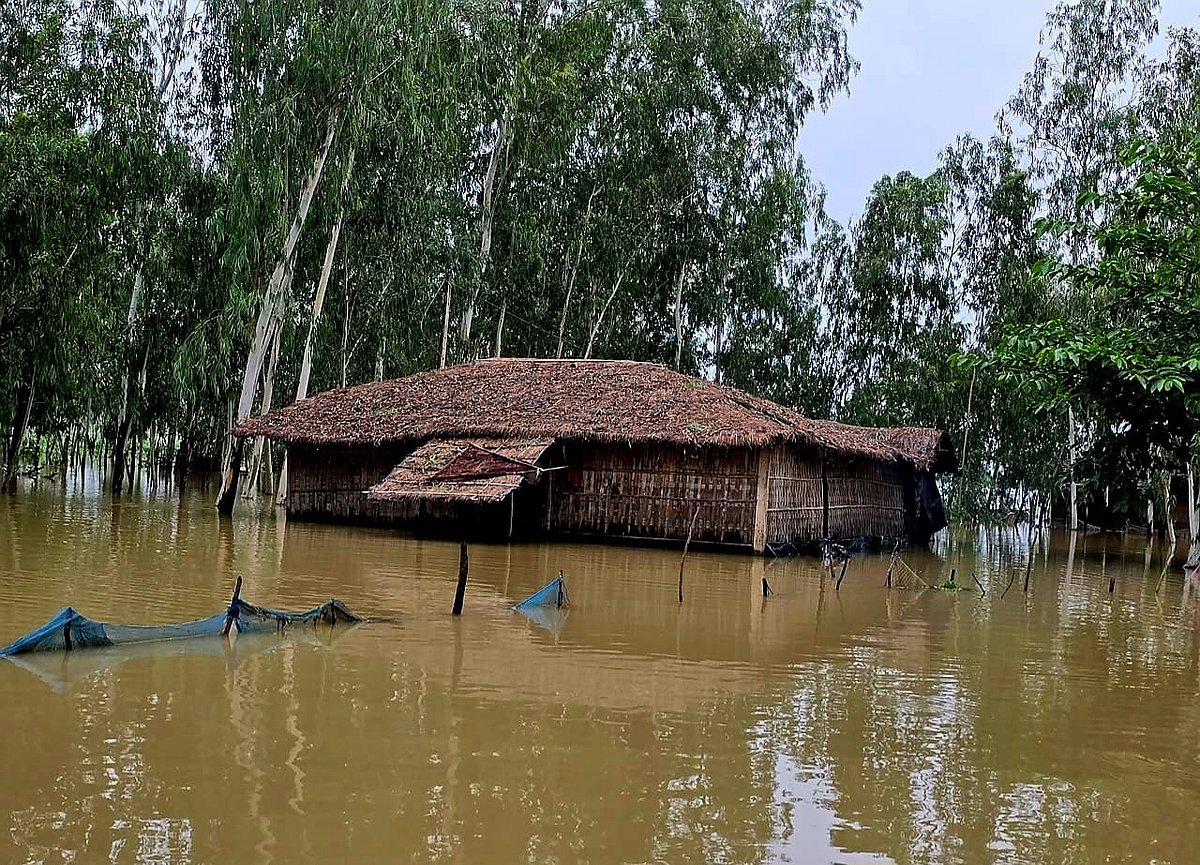কক্সবাজারে বন্যায় সাত লাখ মানুষ ক্ষতিগ্রস্ত, ৭ খাতে ক্ষতি ৮৯০ কোটি টাকা