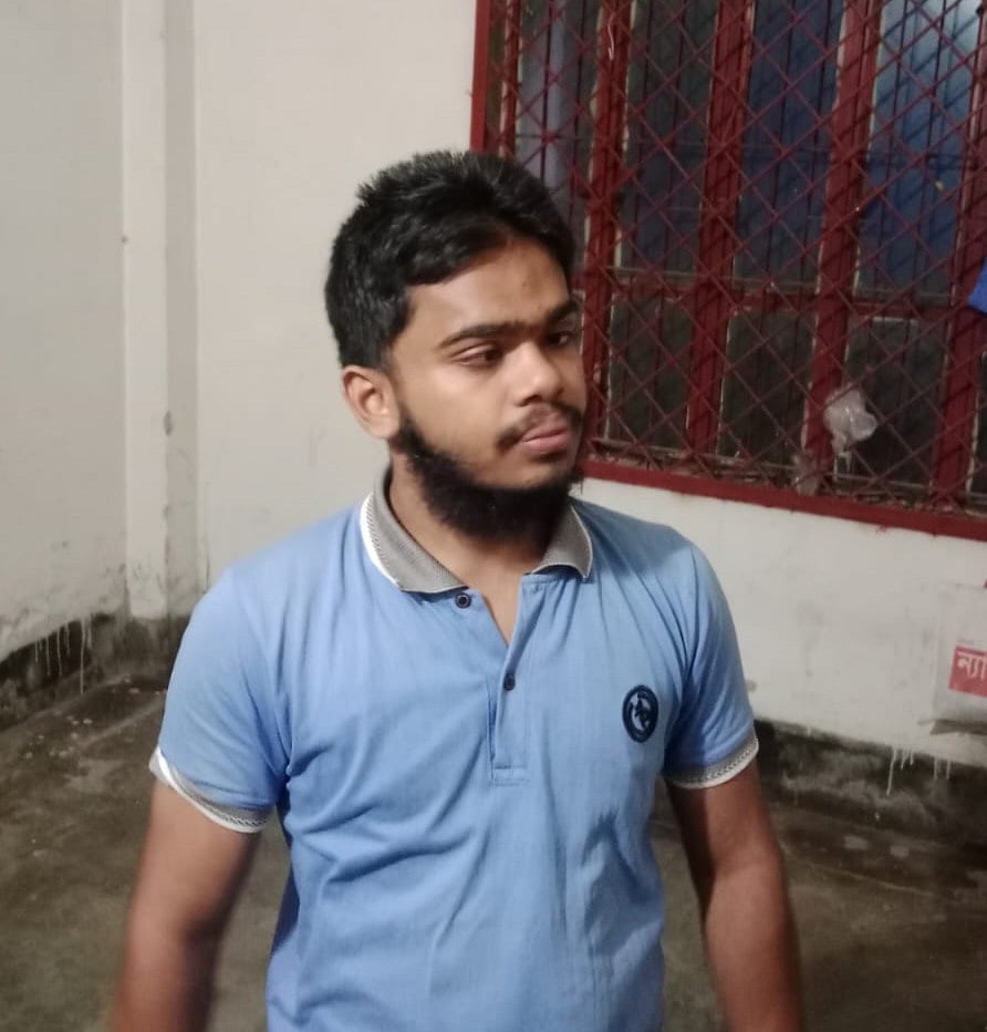 চট্টগ্রাম বিশ্ববিদ্যালয়ে ছাত্রীর শ্লীলতাহানি, দোকান কর্মচারী গ্রেপ্তার
