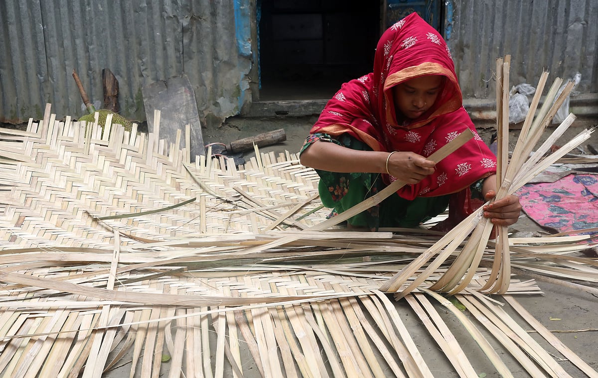 বাঁশের ফালিতে গাথা জীবনের গল্প