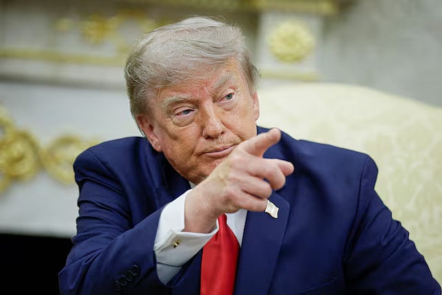 জেনেরিক ওষুধে ২০০% শুল্ক আরোপের ঘোষণা দিলেন ট্রাম্প