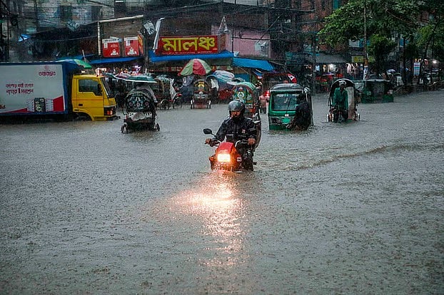 বঙ্গোপসাগরে নতুন লঘুচাপ, আজ থেকে বাড়তে পারে বৃষ্টির দাপট