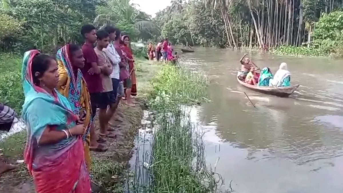 পেয়ারাবাগানের খালে লাফ দিয়ে নিখোঁজ হয় কিশোর