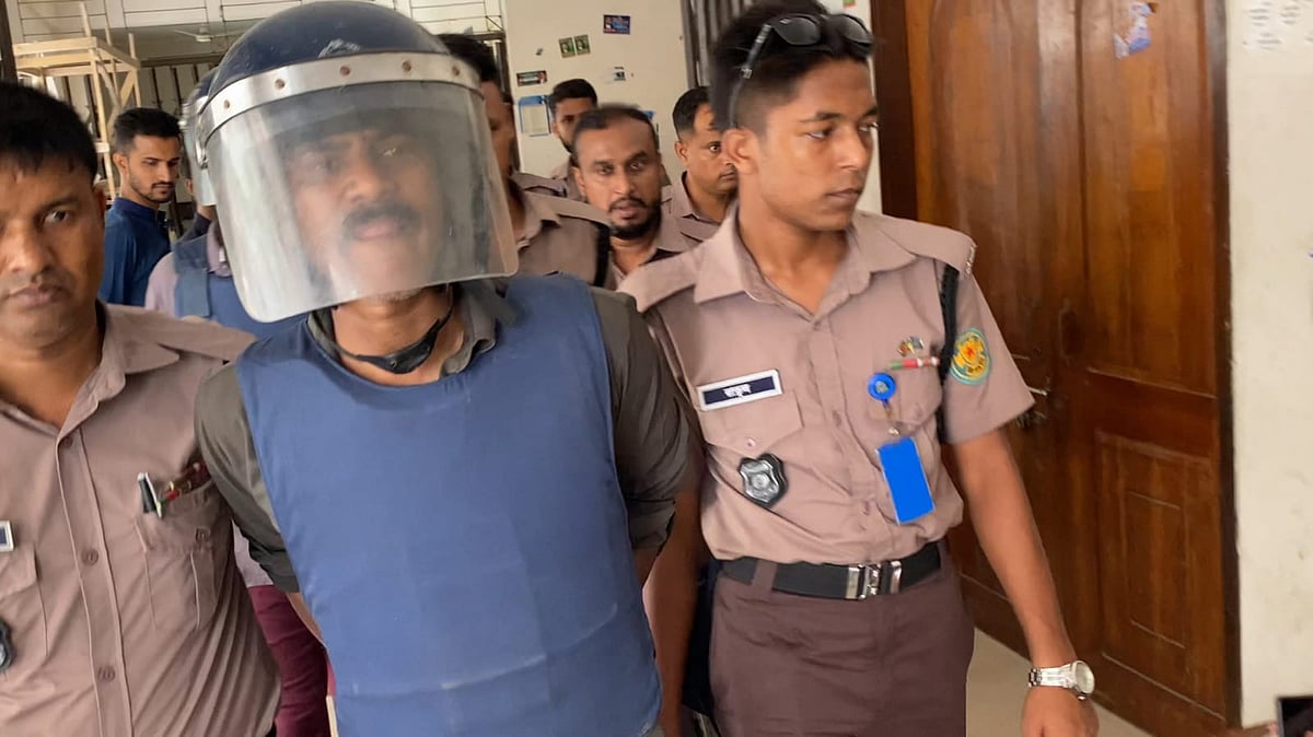 মতিঝিলে চাঁদার দাবিতে গুলি করার অভিযোগে গ্রেপ্তার দুজন রিমান্ডে