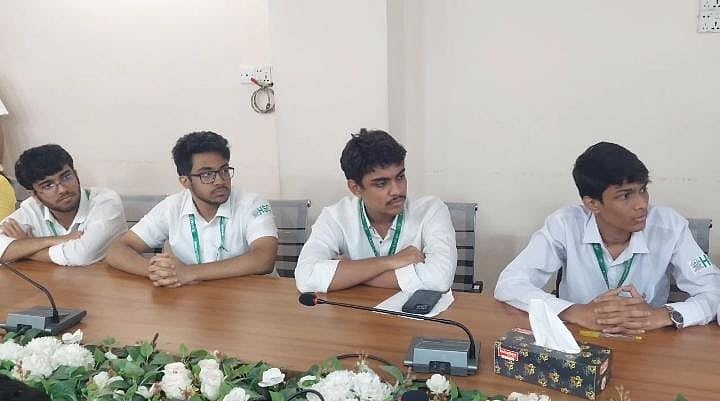 চট্টগ্রাম শিক্ষা বোর্ডে এইচএসসি পরীক্ষার্থীদের স্মারকলিপি, স্থগিত পরীক্ষা দ্রুত শুরুর দাবি