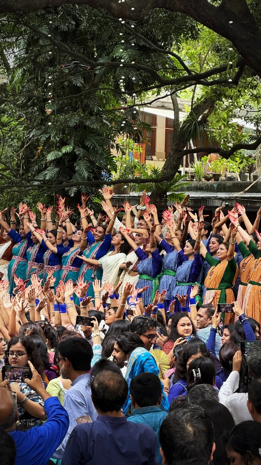 বৃষ্টি এল না, তবু ভিজল শহর: বকুলতলায় ঘনঘটা ২–এর আয়োজনে বর্ষার প্রাণভরা উদ্‌যাপন