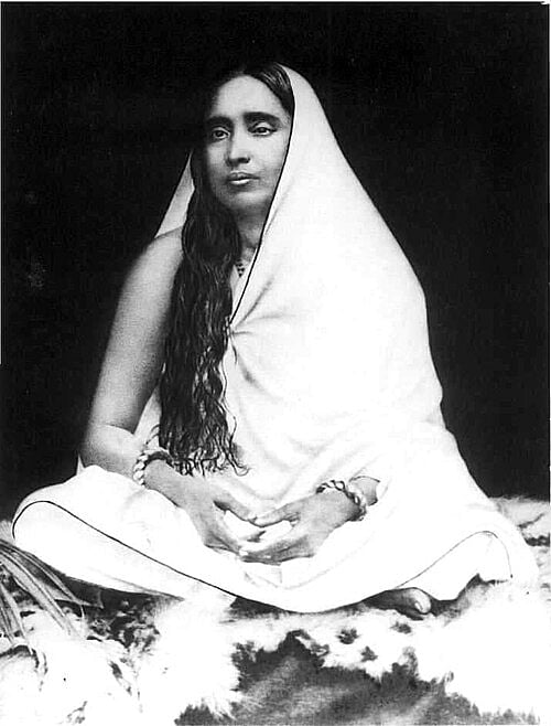 নারীজাতির আদর্শ প্রতিভূ সারদা দেবী