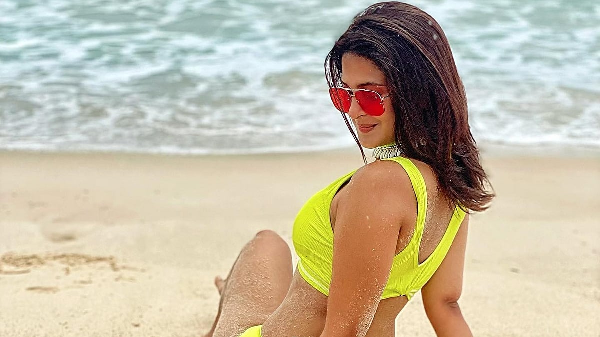 ব্যবসায়ী ইসমাইলকে বিয়ে করে আলোচনায়, কে এই জেনিফার