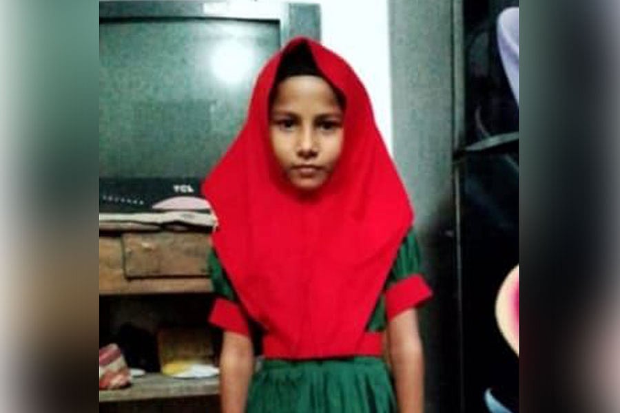 বিদ্যালয়ের পাশের বাড়ির আলমারি থেকে শিশুর লাশ উদ্ধার, পিটুনিতে নারী নিহত
