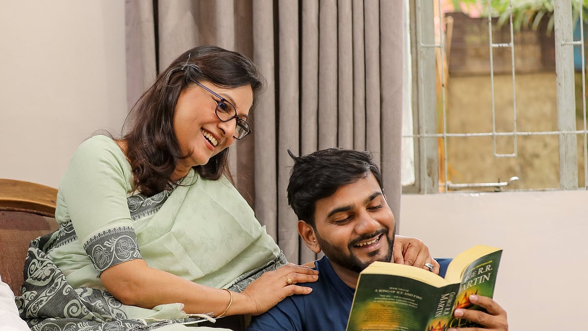 বড় হয়েও মায়ের ওপর অতিনির্ভরশীল? ‘মাদার কমপ্লেক্স’ সম্পর্কে জানুন