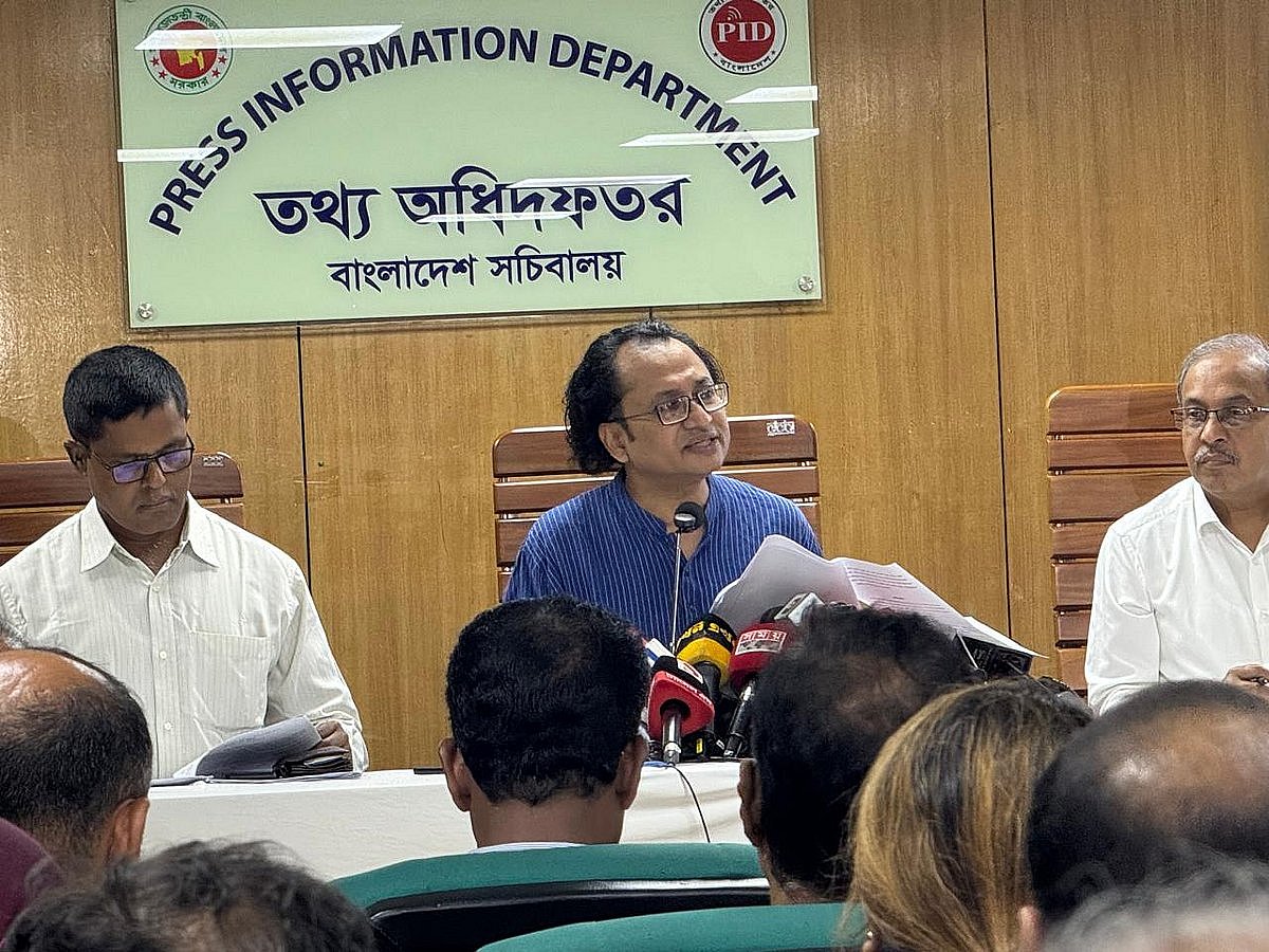মন্ত্রিসভায় রদবদল নিয়ে প্রধানমন্ত্রীর উপদেষ্টা যা বললেন