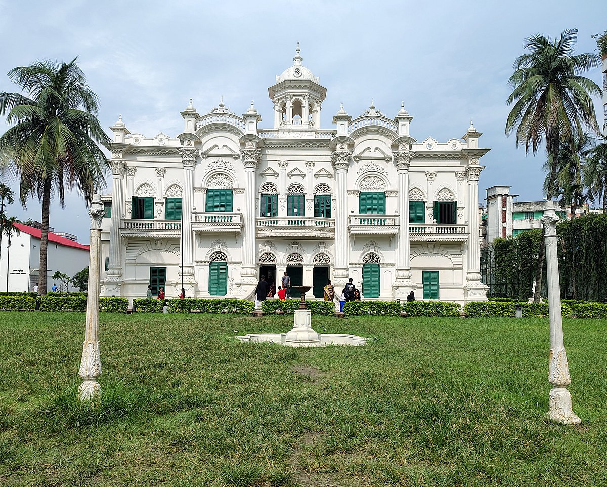 এক বিকেলে রোজ গার্ডেনে