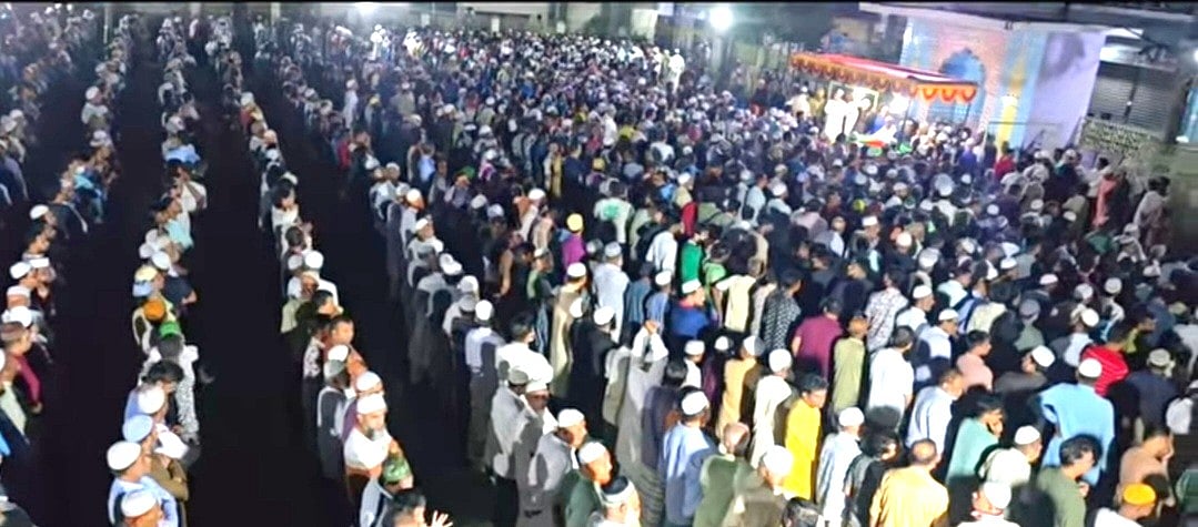 ভৈরবে জানাজায় ‘জয় বাংলা’ স্লোগান, আওয়ামী লীগ নেতাদের বাড়িতে পুলিশের অভিযান