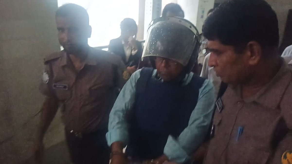 ইউরোপিয়ান ইউনিভার্সিটির ট্রাস্টি বোর্ডের সাবেক চেয়ারম্যান অধ্যাপক মকবুলসহ দুজন ৩ দিনের রিমান্ডে