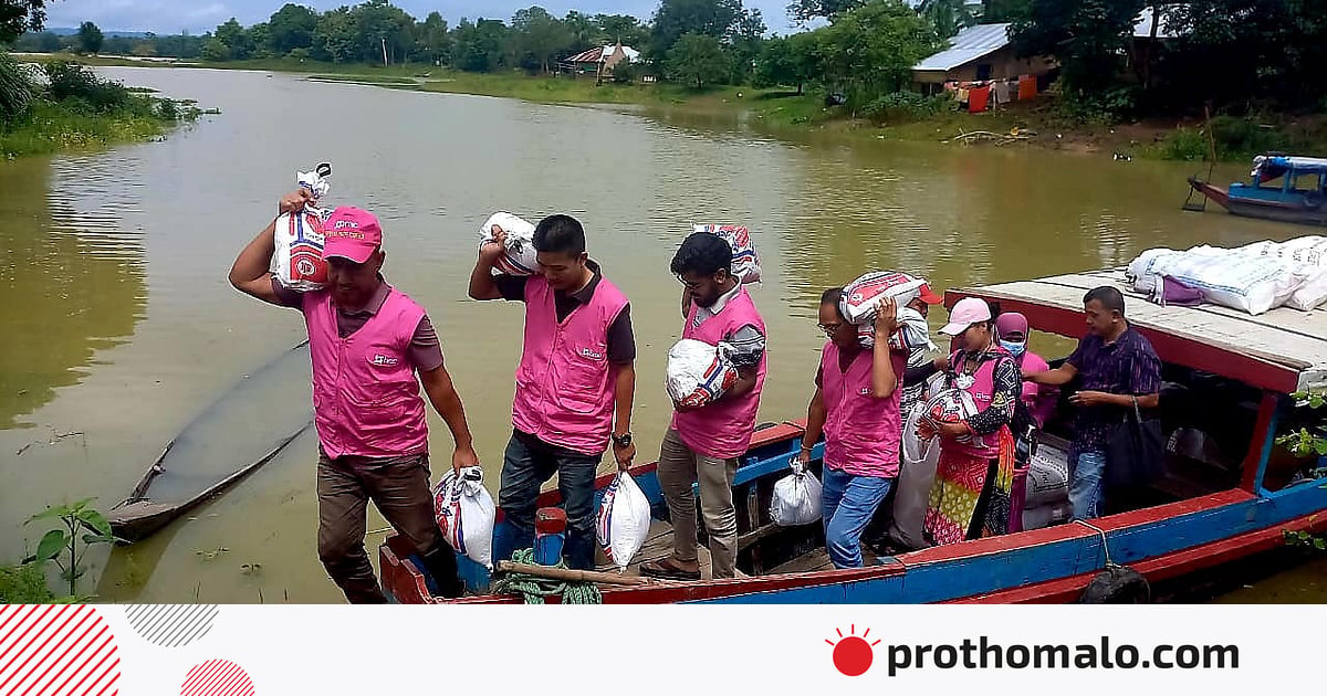 বন্যাকবলিত সাড়ে চার হাজার পরিবারের পাশে ব্র্যাক ব্যাংক বন্যাকবলিত সাড়ে চার হাজার পরিবারের পাশে ব্র্যাক ব্যাংক