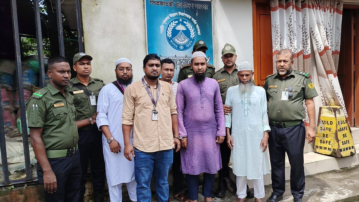 পাঁচ দালালের কারাদণ্ড, তিনজনকে জরিমানা
