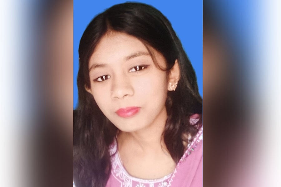 সিলিং ফ্যানে ঝুলছিল কিশোরী গৃহকর্মীর লাশ, পাশে চিরকুট