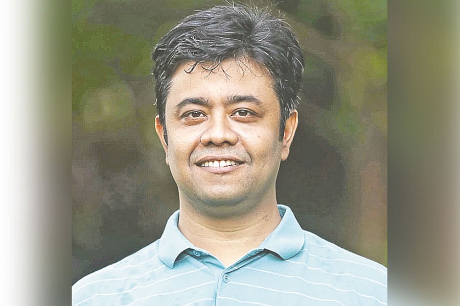 আইসিটি শিক্ষা শুধু বোর্ডে লিখে শেখানো যায় না
