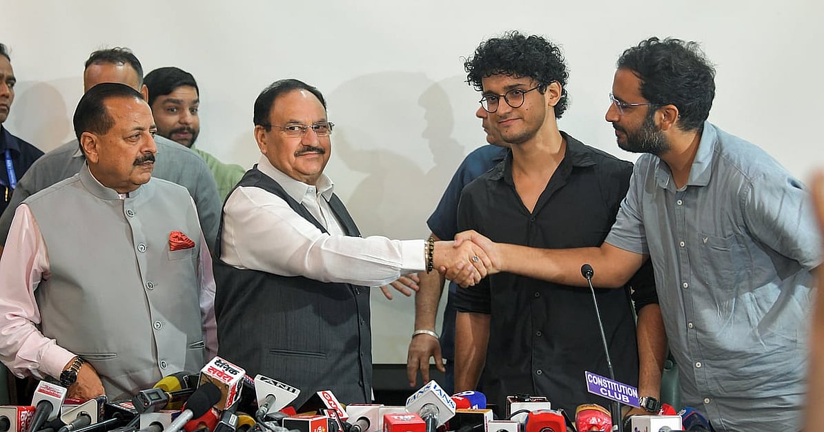 সরকারের ওপর ‘আস্থা রেখে’ আন্দোলন প্রত্যাহার করল ককরোচ পার্টি সরকারের ওপর ‘আস্থা রেখে’ আন্দোলন প্রত্যাহার করল ককরোচ পার্টি