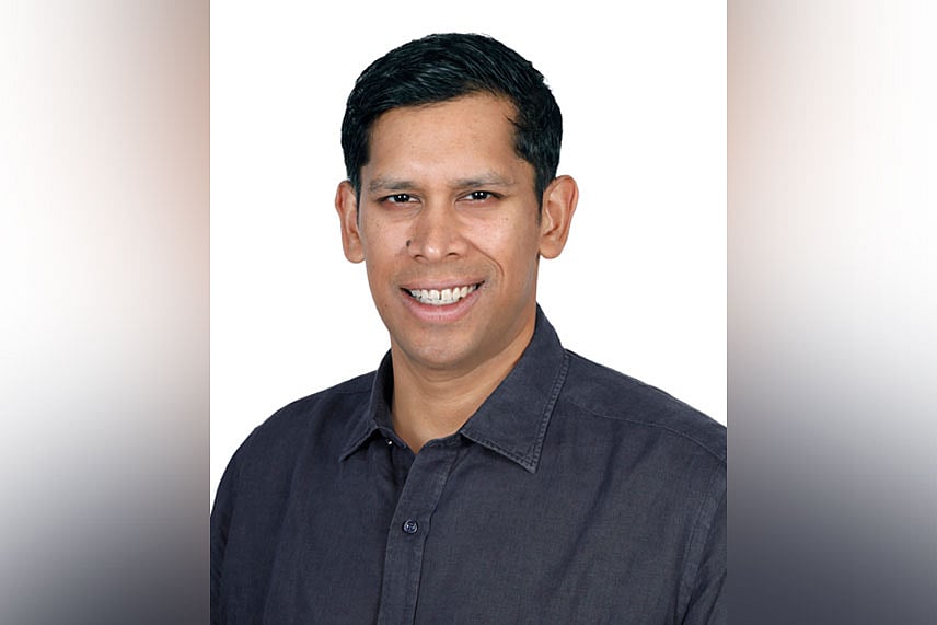‘আলকাতরা’ থেকে দেশি রঙের ৭৪ বছর