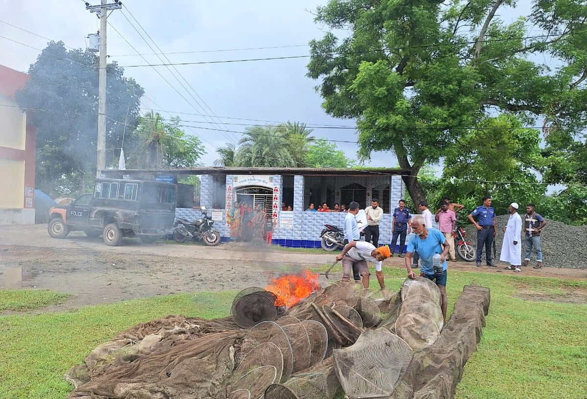 এক লাখ টাকায় নদী ইজারা : প্রশাসনের অভিযানে ১৫ হাজার মিটার নেটপাটা অপসারণ