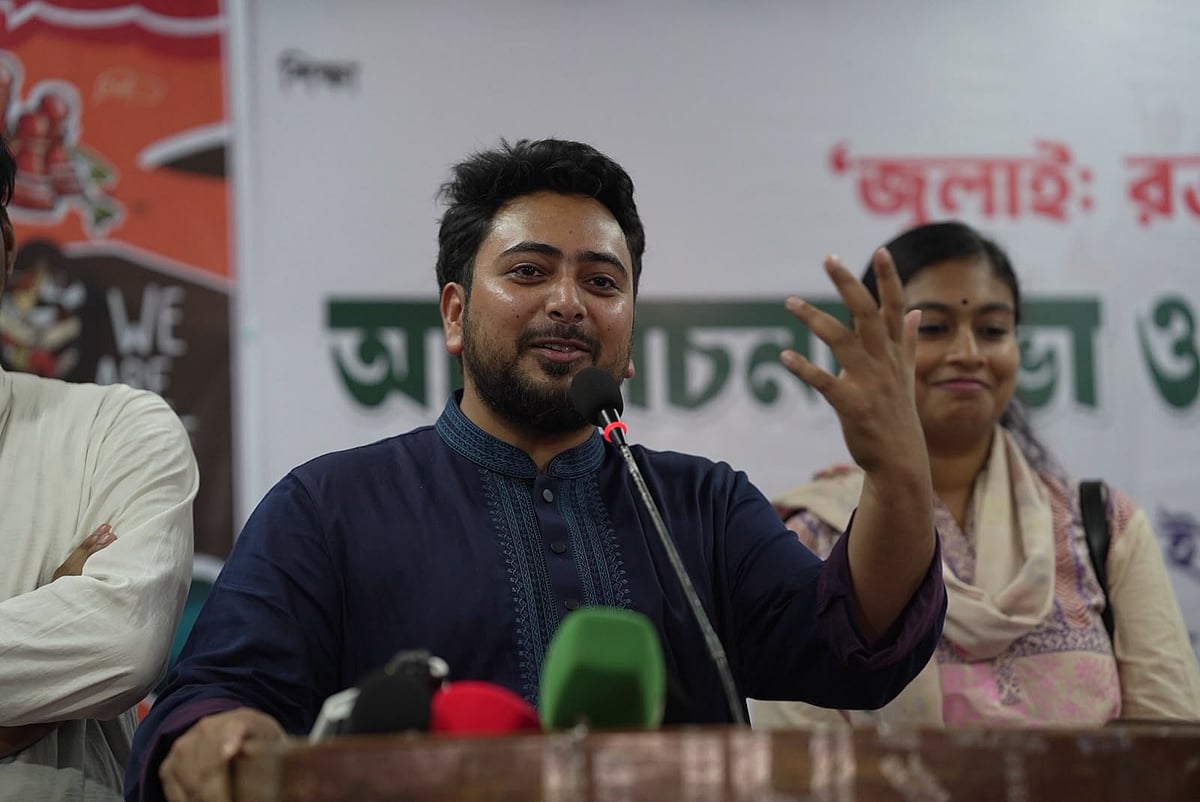যোগসাজশ করে ক্ষমতায় এসেছে বলেই ফ্যাসিস্ট রাষ্ট্রপতির বিরুদ্ধে ব্যবস্থা নিচ্ছে না: নাহিদ ইসলাম