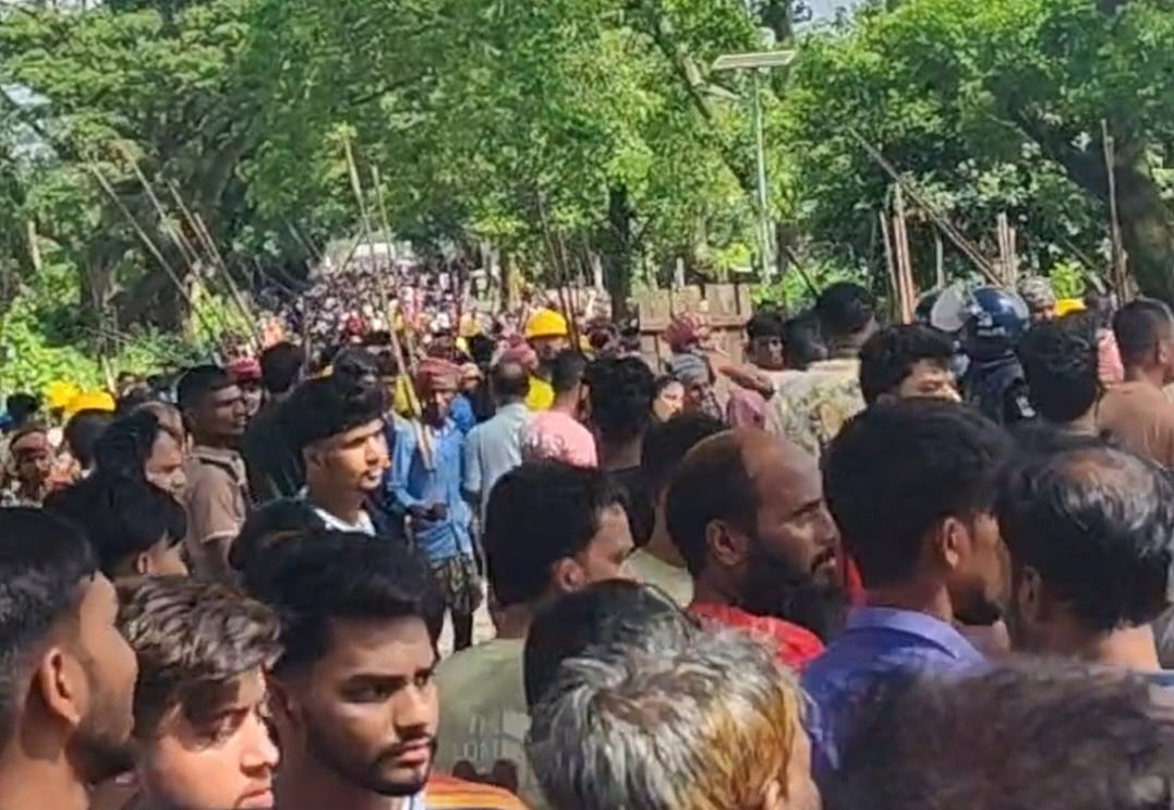 বাজারের নামকরণ নিয়ে ভৈরবে আবার সংঘর্ষ, একজন নিহত, ট্রেন চলাচল বন্ধ