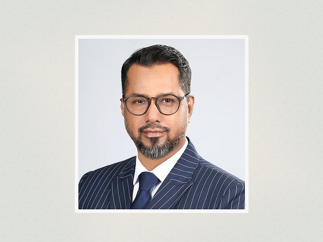 বিএসইসির নতুন কমিশনার হোসেন সাদাত