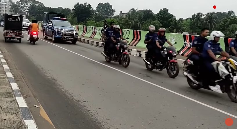 পুলিশের এসকর্ট কী, কারা পান, বাতিল হওয়ায় ১৮ মন্ত্রীর নিরাপত্তা এখন কীভাবে হবে