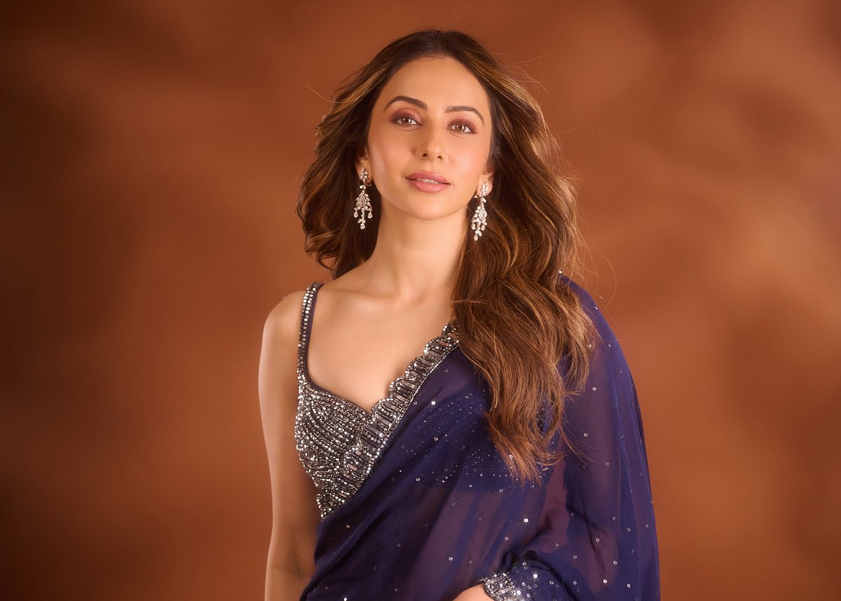 বলিউডের রেষারেষি নিয়ে রাকুল