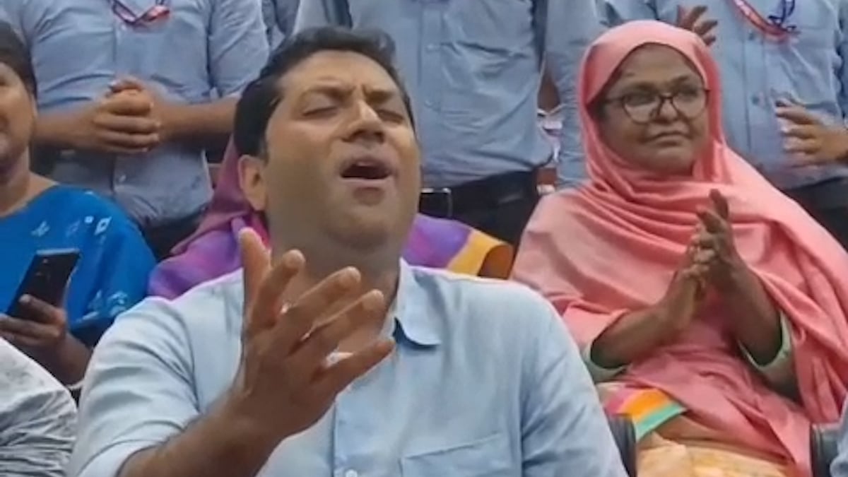 ‘সাধের লাউ বানাইল মোরে বৈরাগী’ গেয়ে শোনালেন শিক্ষা প্রতিমন্ত্রী ববি হাজ্জাজ