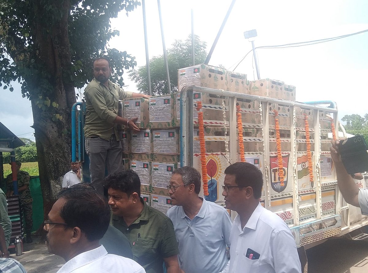 প্রধানমন্ত্রীর জন্য আনারস উপহার পাঠালেন ত্রিপুরার মুখ্যমন্ত্রী