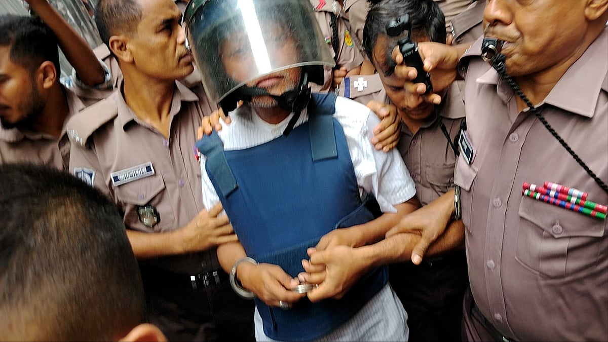 হত্যাচেষ্টা মামলায় গ্রেপ্তার সাবেক ভিসি কলিমউল্লাহ