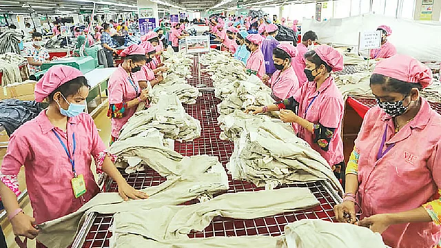 বাংলাদেশের তৈরি পোশাক খাতকেও ভাতে হবে নতুন করে