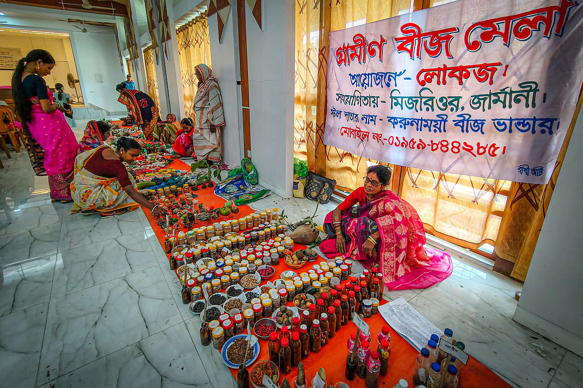 ‘ছোট উদ্যোগে’ বড় পরিবর্তন উপকূলে