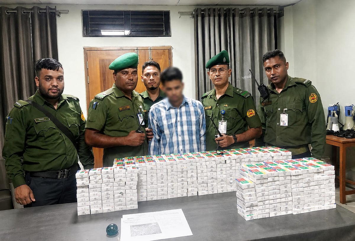 সরকারি কর্মচারী হাসপাতাল থেকে চুরি করা ৩ লাখ টাকার ওষুধ উদ্ধার, আটক ১