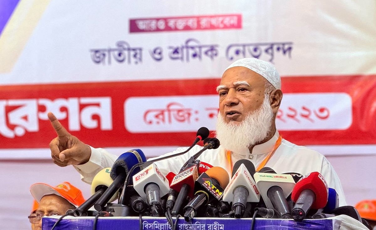 তারেক রহমানের ইশারায় সব চললে দুর্নীতি বন্ধ হয় না কেন: শফিকুর রহমান