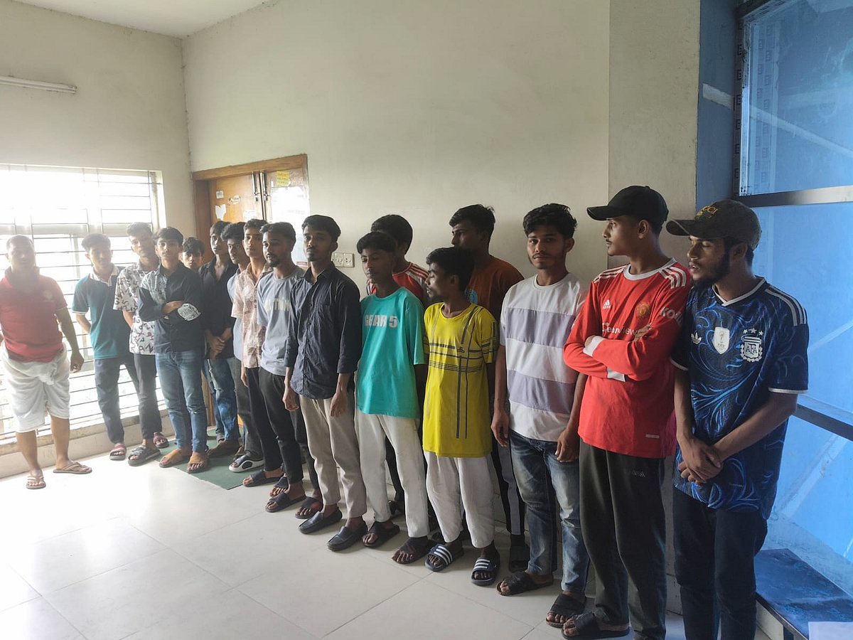 পল্লবীতে কার্যক্রম নিষিদ্ধ আওয়ামী লীগের ঝটিকা মিছিল, আটক ১৭