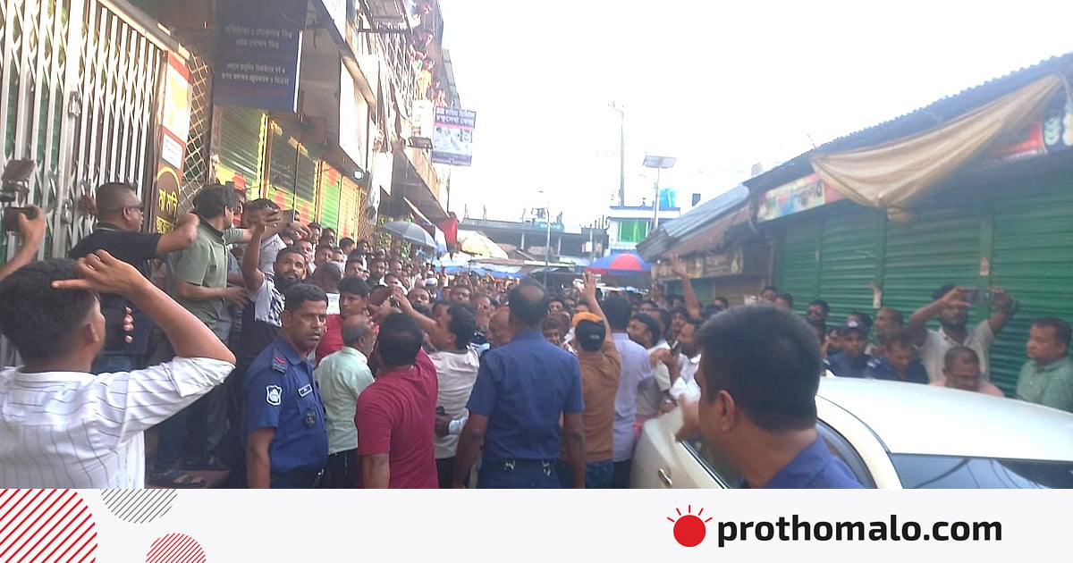 আড়াইহাজারে বিএনপি-জামায়াতের পাল্টাপাল্টি মিছিল, উত্তেজনা আড়াইহাজারে বিএনপি-জামায়াতের পাল্টাপাল্টি মিছিল, উত্তেজনা