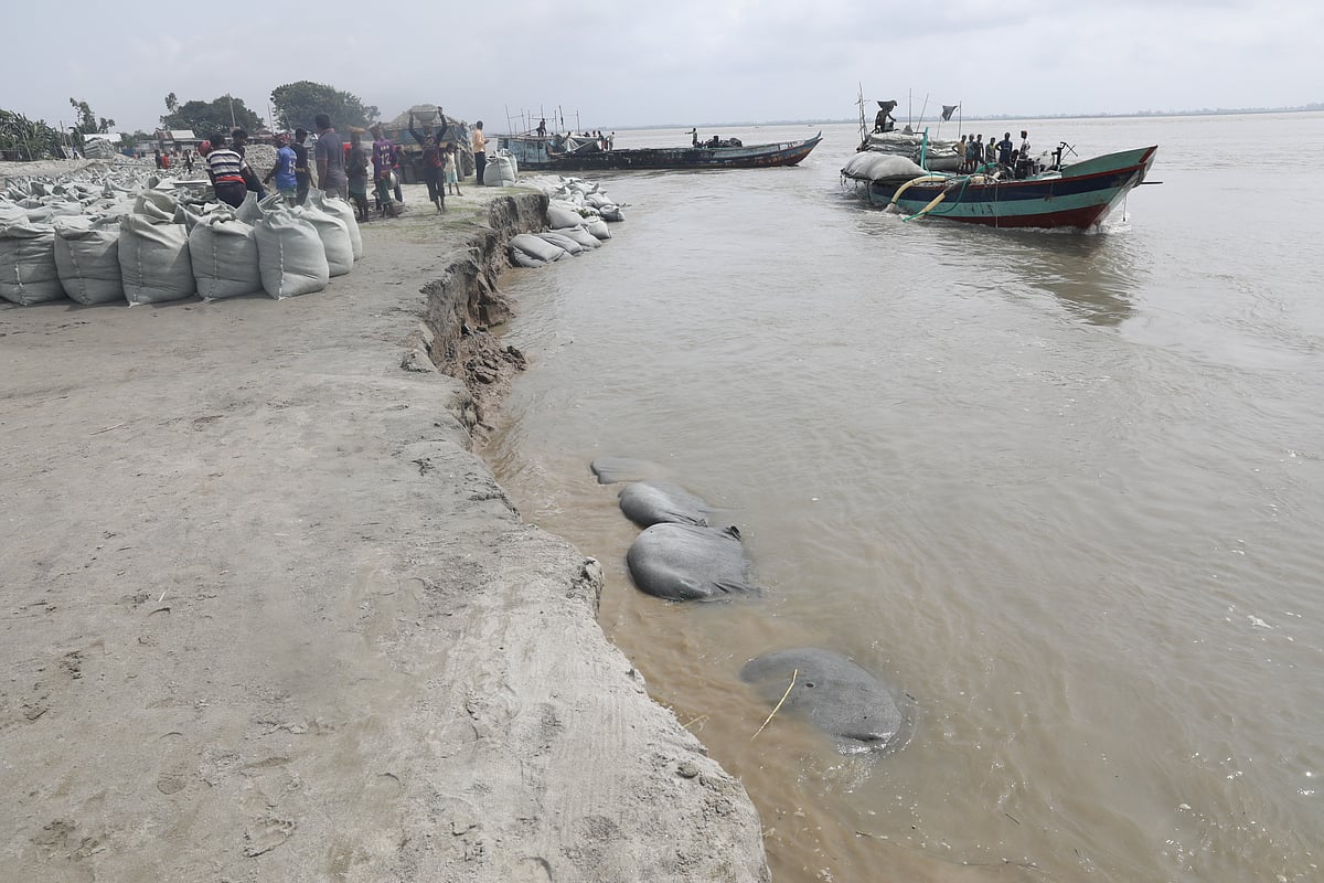 যমুনার ভাঙনে হুমকিতে জনপদ