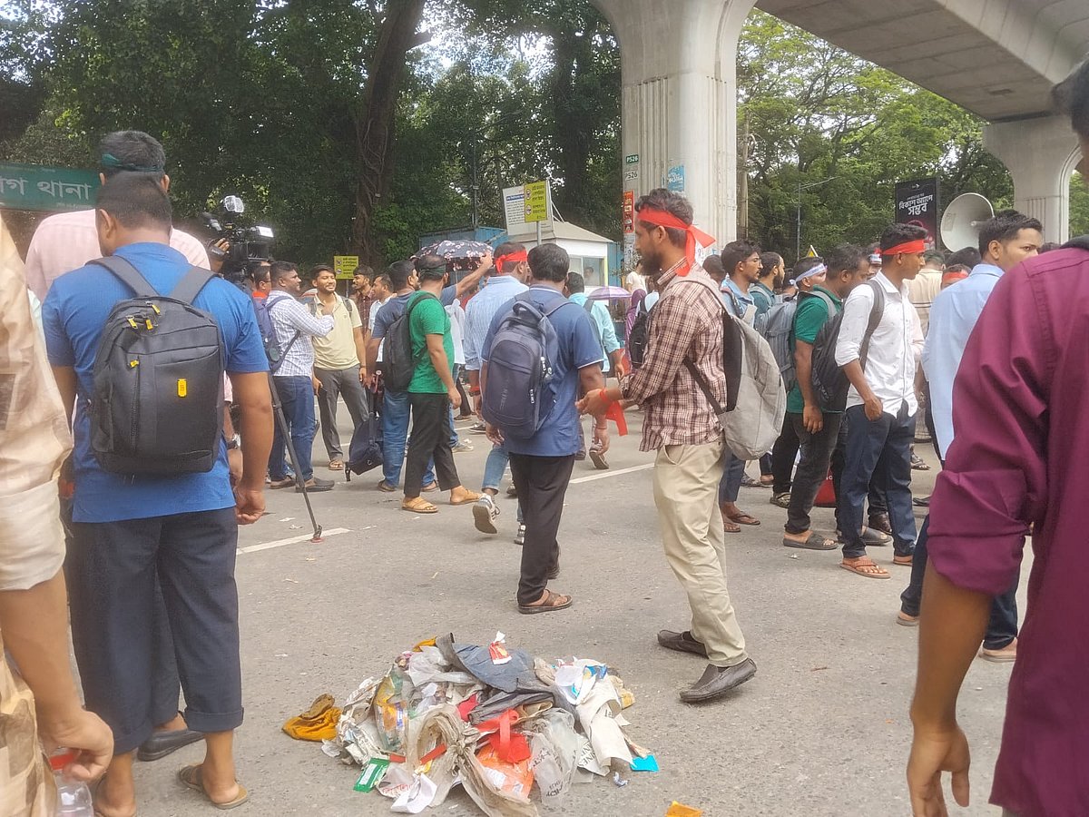 পদায়নের তারিখ ঘোষণা, প্রাথমিকে সুপারিশপ্রাপ্ত শিক্ষকেরা কর্মসূচি প্রত্যাহার করে শাহবাগ ছাড়লেন