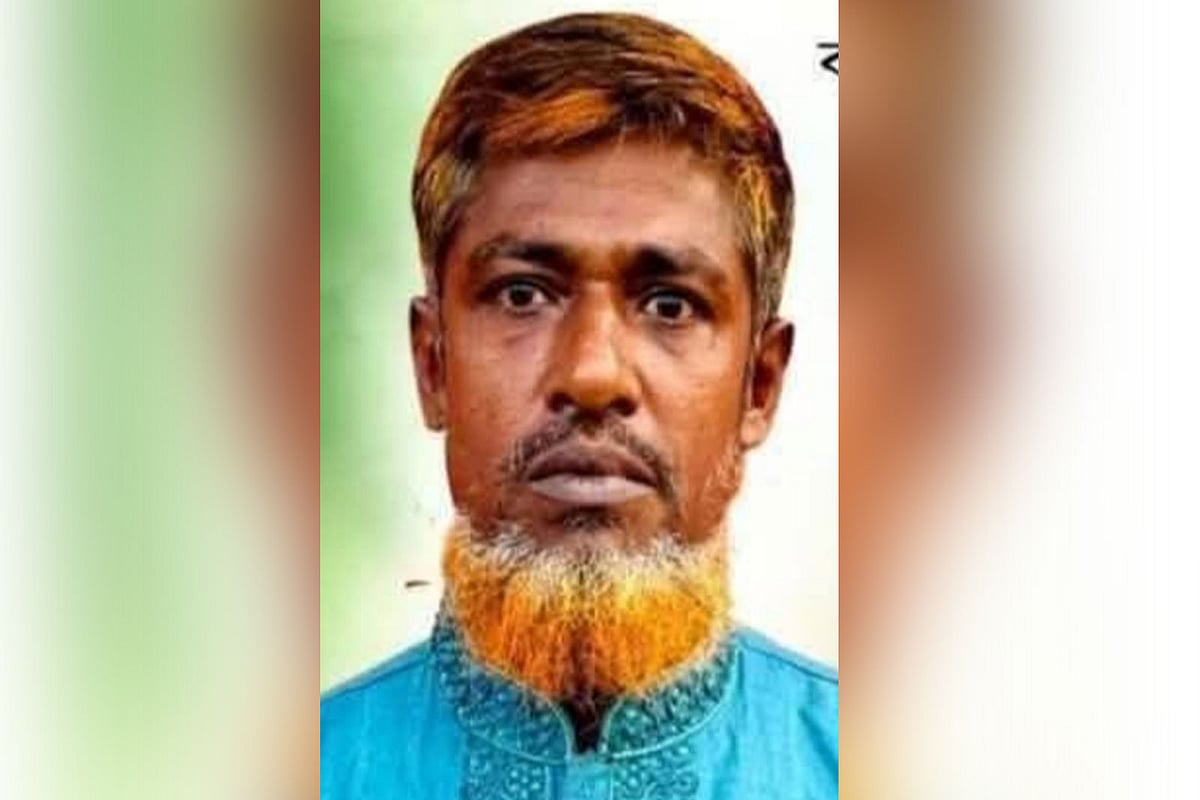 প্রকাশ্যে মাদক সেবন করছিলেন লক্ষ্মীপুরের বিএনপি নেতা