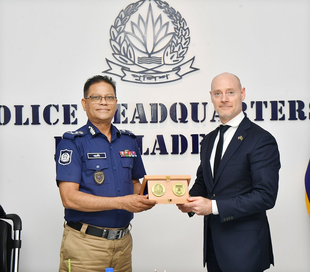 আইজিপির সঙ্গে এফবিআই ও আইসিআরসি প্রতিনিধিদলের পৃথক সাক্ষাৎ