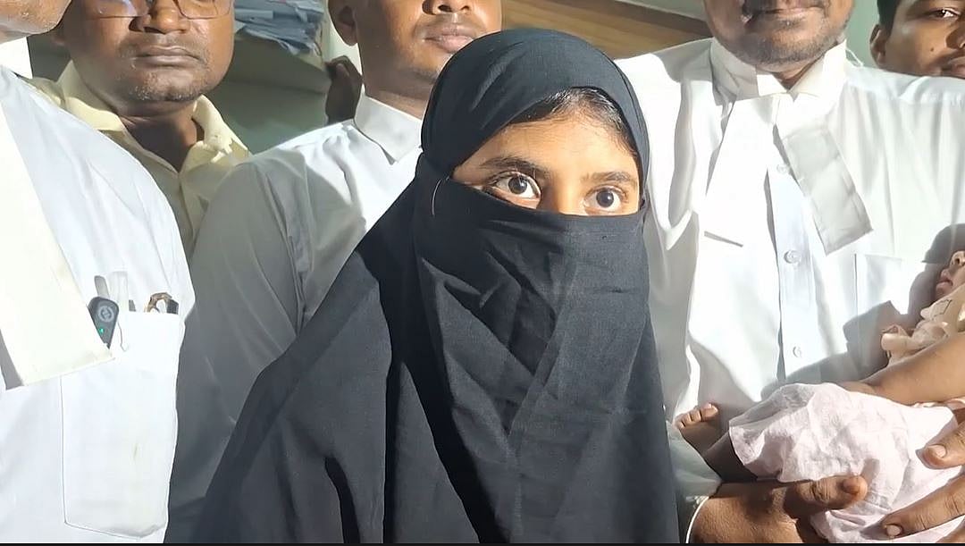 লিগ্যাল এইডের মধ্যস্থতায় ১৩ বছরের মায়ের কোলে ফিরল ৭ মাসের শিশু