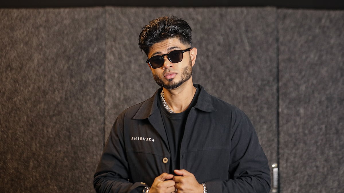 ফুটবলের সবচেয়ে বড় আসরের উদ্বোধনী মঞ্চে অংশ নিয়েছেন শিল্পী সঞ্জয় দেব।