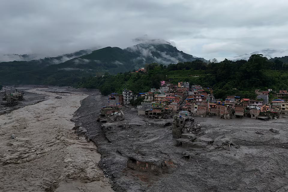নেপালে একের পর এক দুর্যোগ, আবারও সংকটে পর্যটন