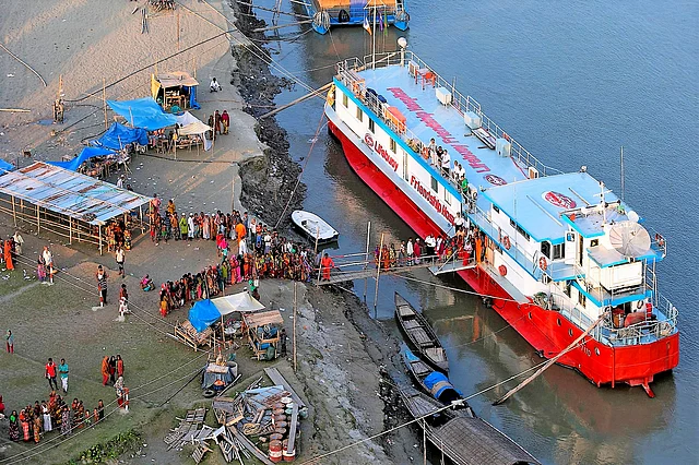 ভালোবাসা আর বন্ধুত্বের জাহাজ