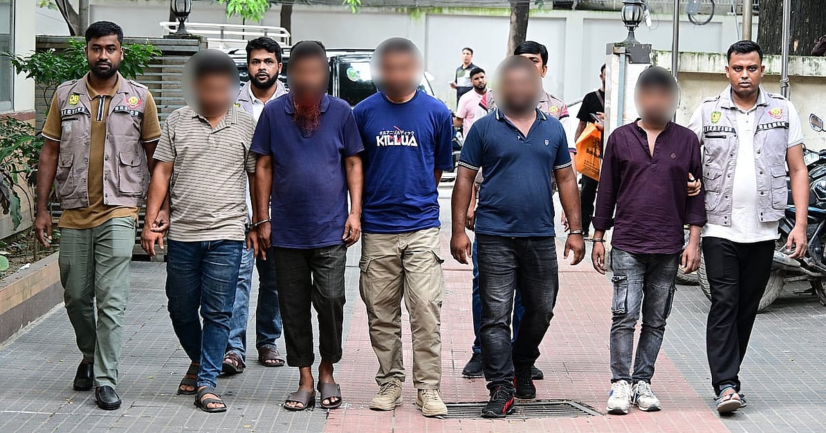 ডাকাতির প্রস্তুতিকালে র্যাব সদস্যসহ ৫ জন গ্রেপ্তার