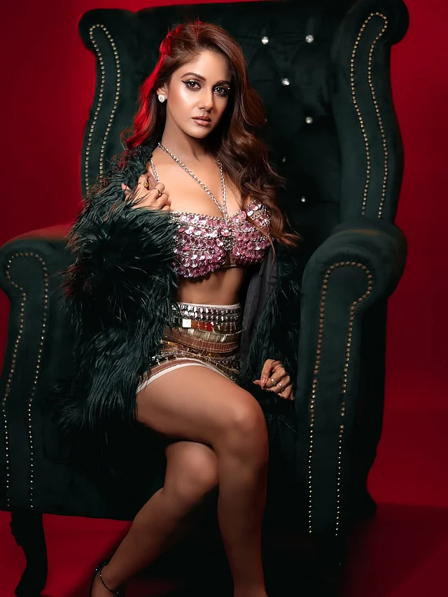 'কুইন এনার্জি' ফুটে উঠেছে ক্যাপশনের কথামতোই