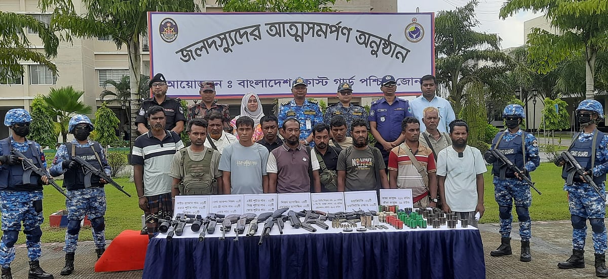 12 Sundarbans gang members surrender their weapons and turn themselves in