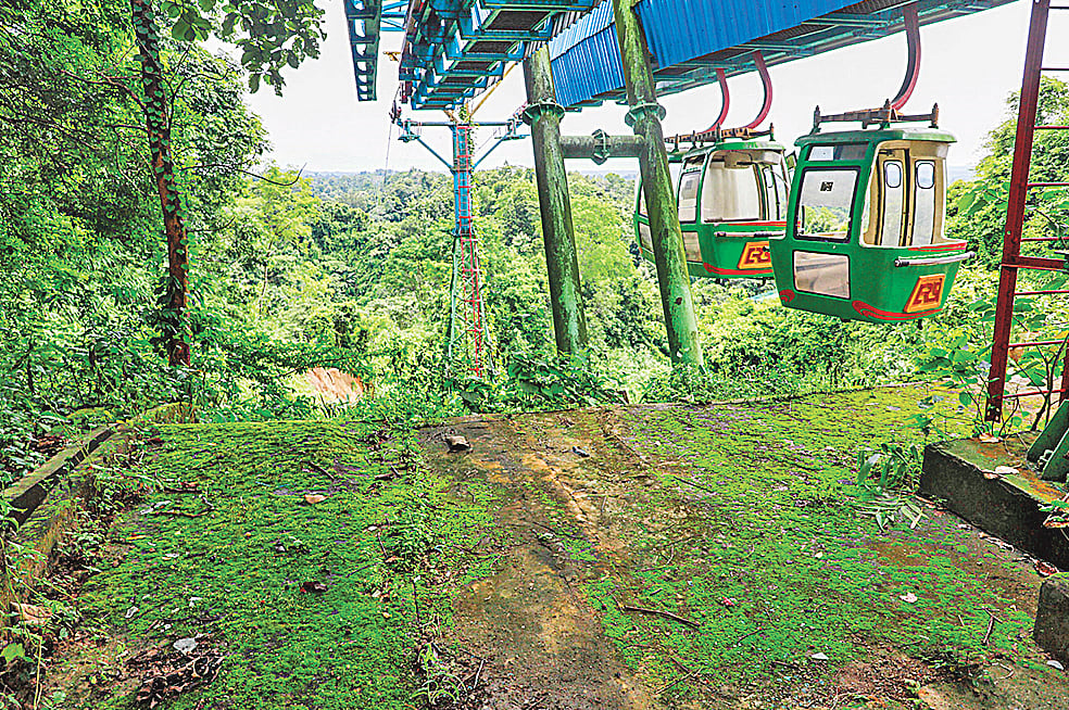 রাঙ্গুনিয়ায় ১৭ কোটি টাকার কেব্‌ল কার দুই বছর ধরে ধ্বংসস্তূপ